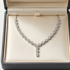 SWAROVSKİ TAŞLI BAGETY İTHAL ALTIN RODAJLI GÜMÜŞ KOLYE