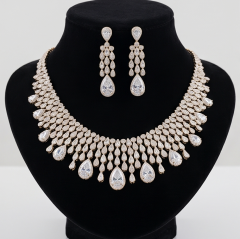 Swarovski Taşlı, Altın kaplamalı Gümüş İthal Set