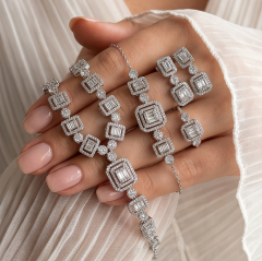 Bagety Swarovski Taşlı Altın Kaplamalı İthal Gümüş Set