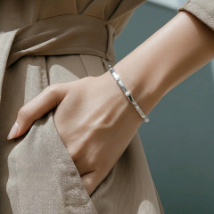 Swarovski Taşlı Altın Rodajlı Gümüş Kelepçe Bilezik