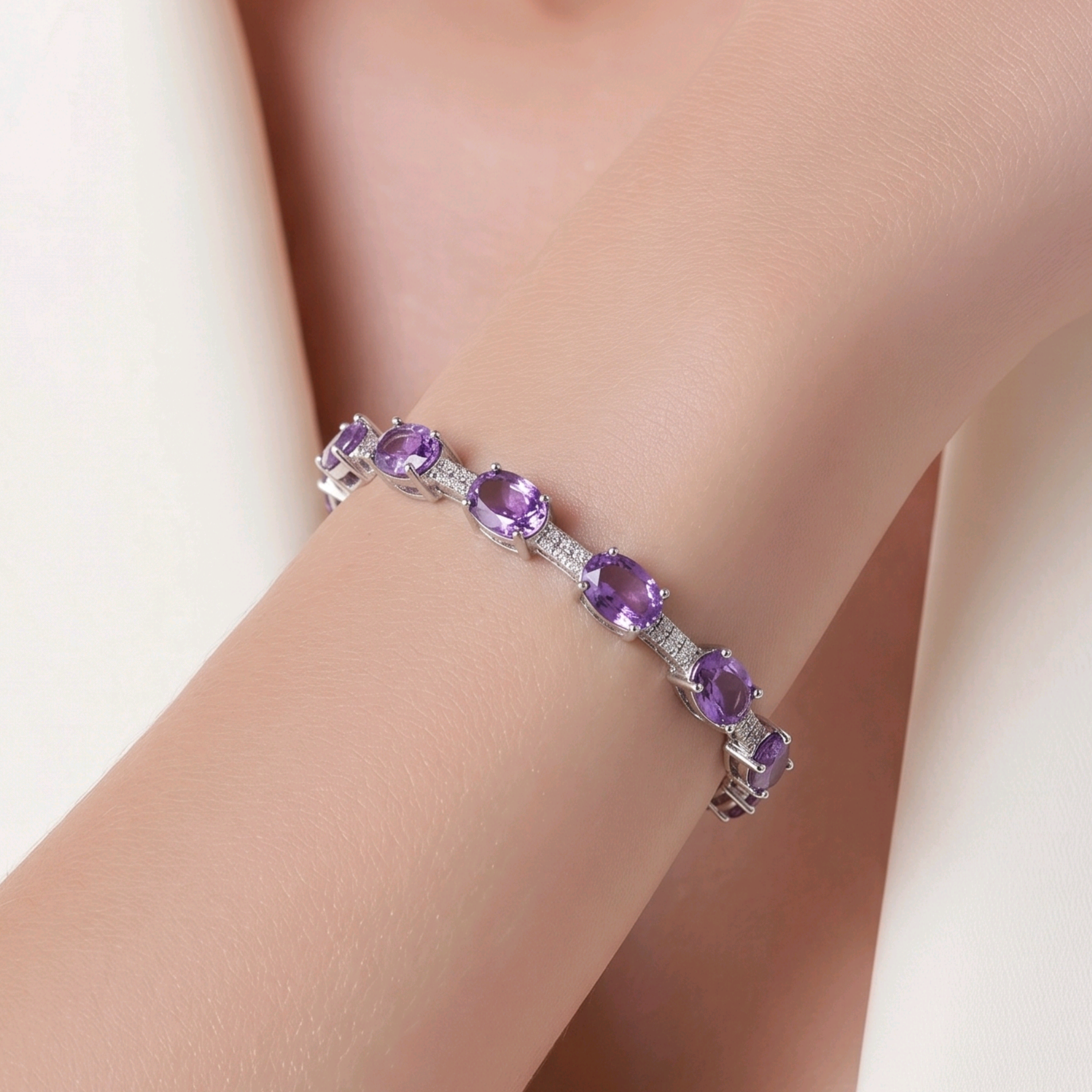 Ametist ve Swarovski taşlı Altın Rodajlı Gümüş Bileklik