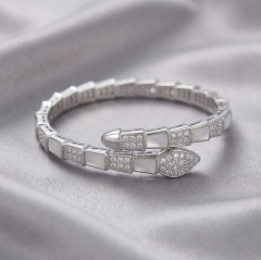 Swarovski ve Sedef taşlı Bulgary model Gümüş Bilezik