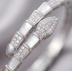 Swarovski ve Sedef taşlı Bulgary model Gümüş Bilezik