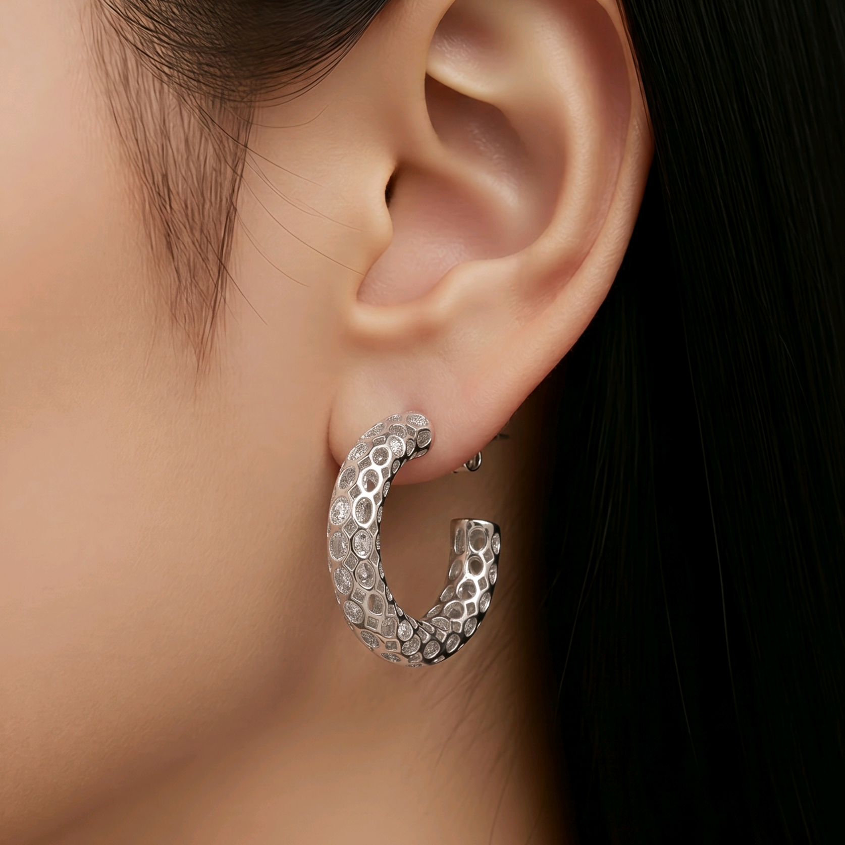 Swarovski Taşlı İthal Altın Rodajlı Gümüş Halka Küpe