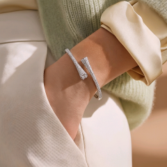Swarovski taşlı Pırlanta İşçiliği İthal Gümüş Bilezik VE YÜZÜK