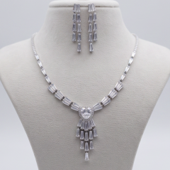 14 K Xuping Bagety Zirkonyum Taşlı Set